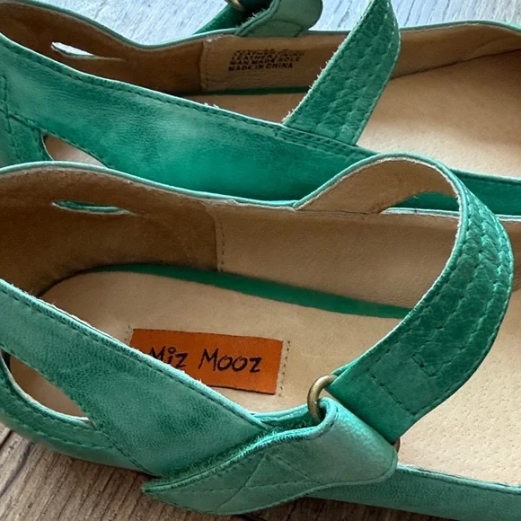 Miz Mooz Green Leather Mary Jane Flat Size 6 EUC - Picture 8 of 8